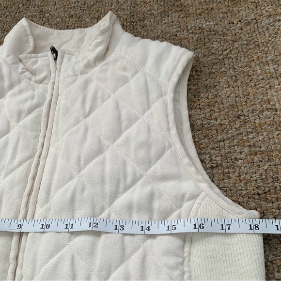 Croft & Barrow Women’s Vest Size Small - Picture 7 of 10